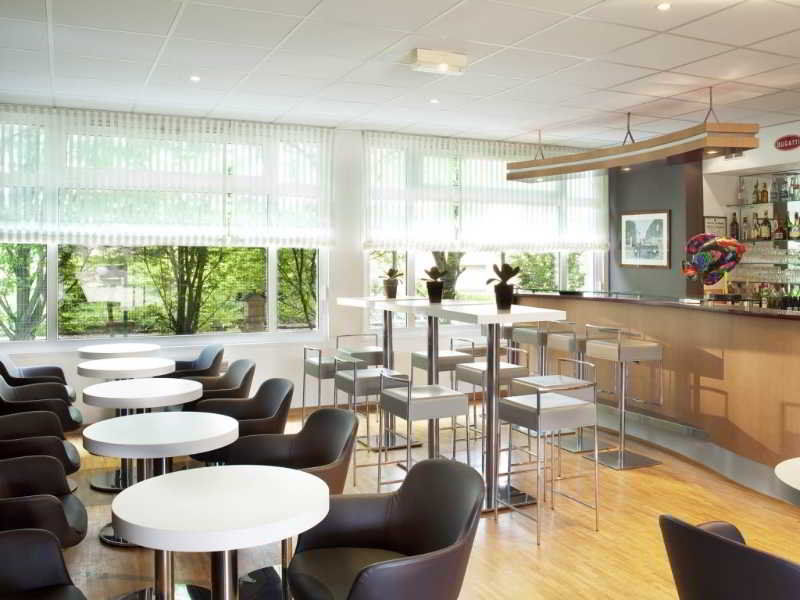 Hotel Le Bugatti Molsheim Bagian luar foto